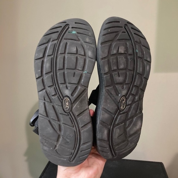 Chaco | Z2 Classic Original Minimalist Strappy Outdoor Sandals - Picture 8 of 11